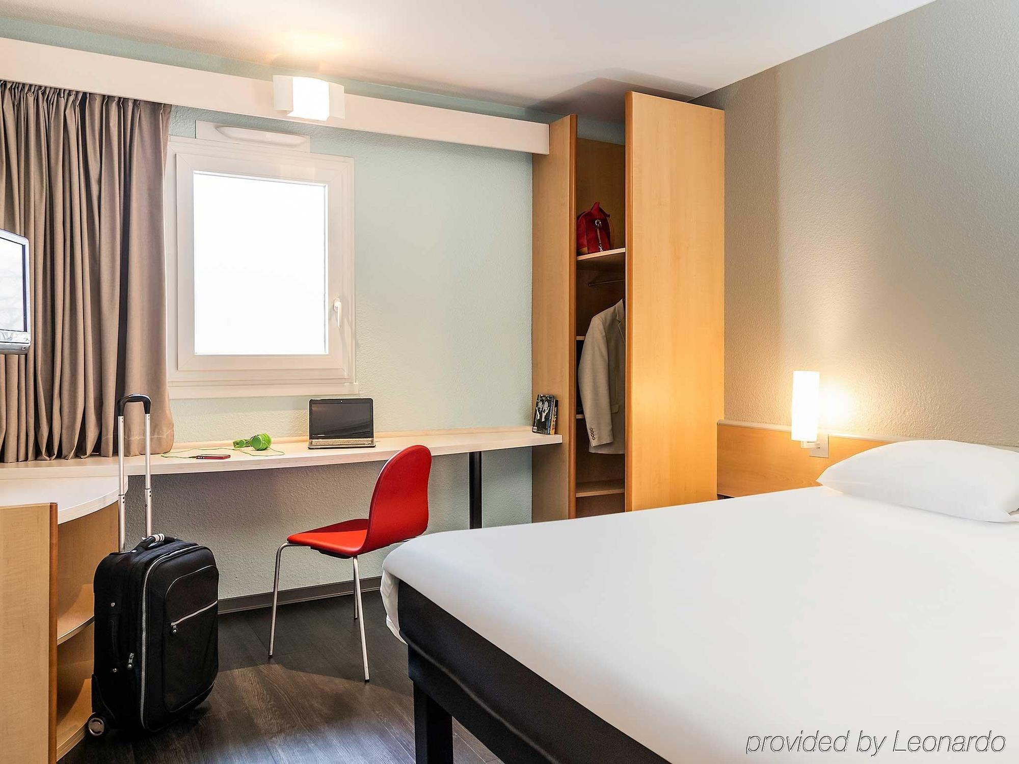 Готель Ibis Thonon Centre Екстер'єр фото